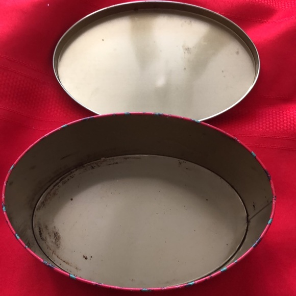 Vintage Stacking/Nesting Tins - Picture 8 of 16